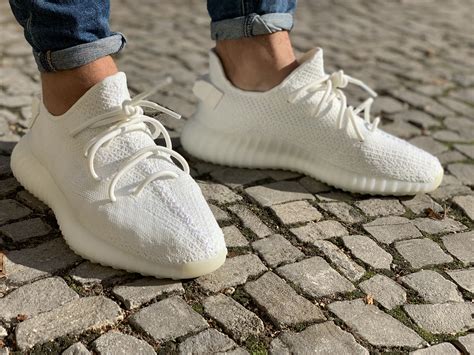 yeezy blancos adidas